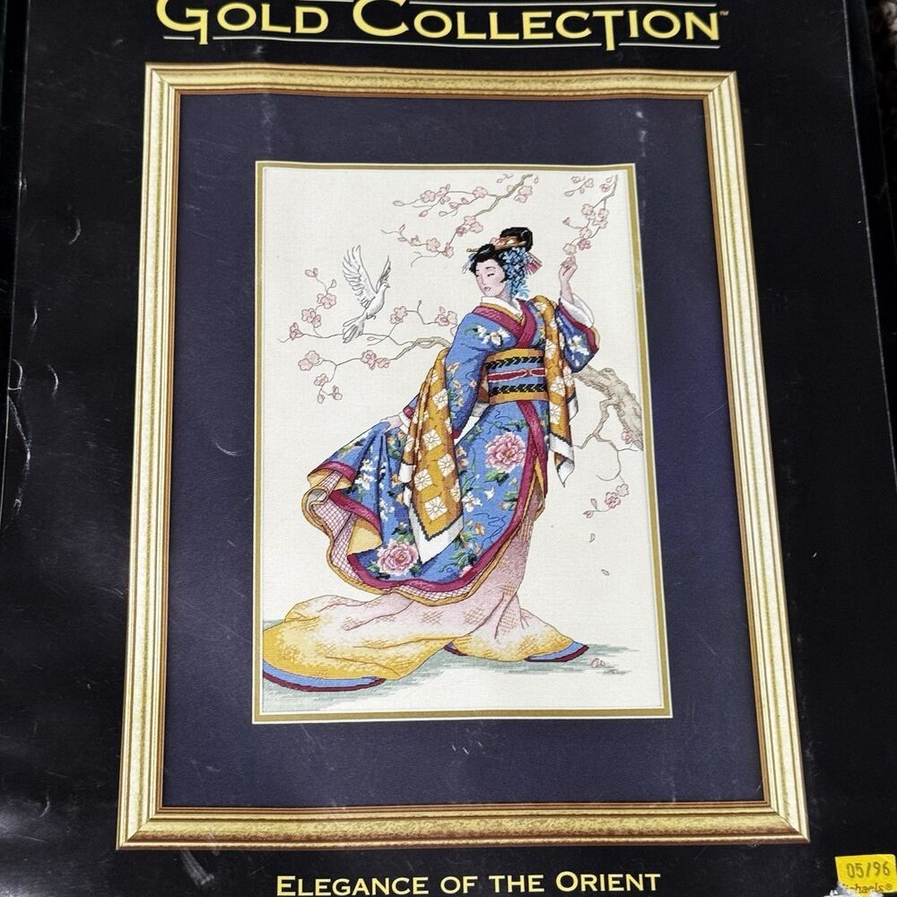 Dimensions Gold Cross Stitch - ELEGANCE OF THE ORIENT 3795 Geisha Japanese Dove